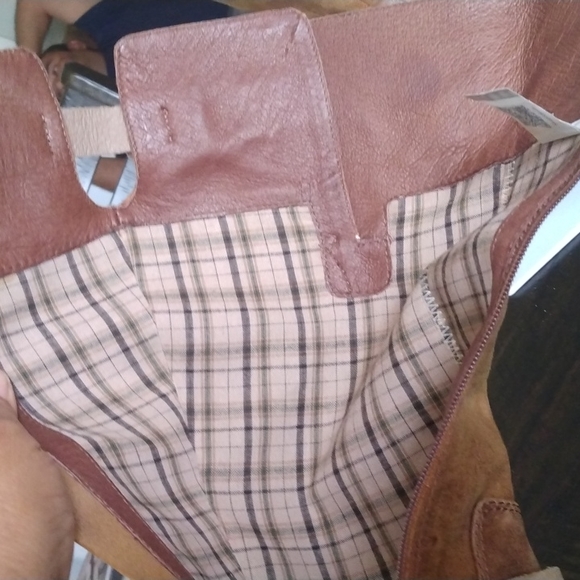 UGG Distressed Boots - Picture 15 of 16